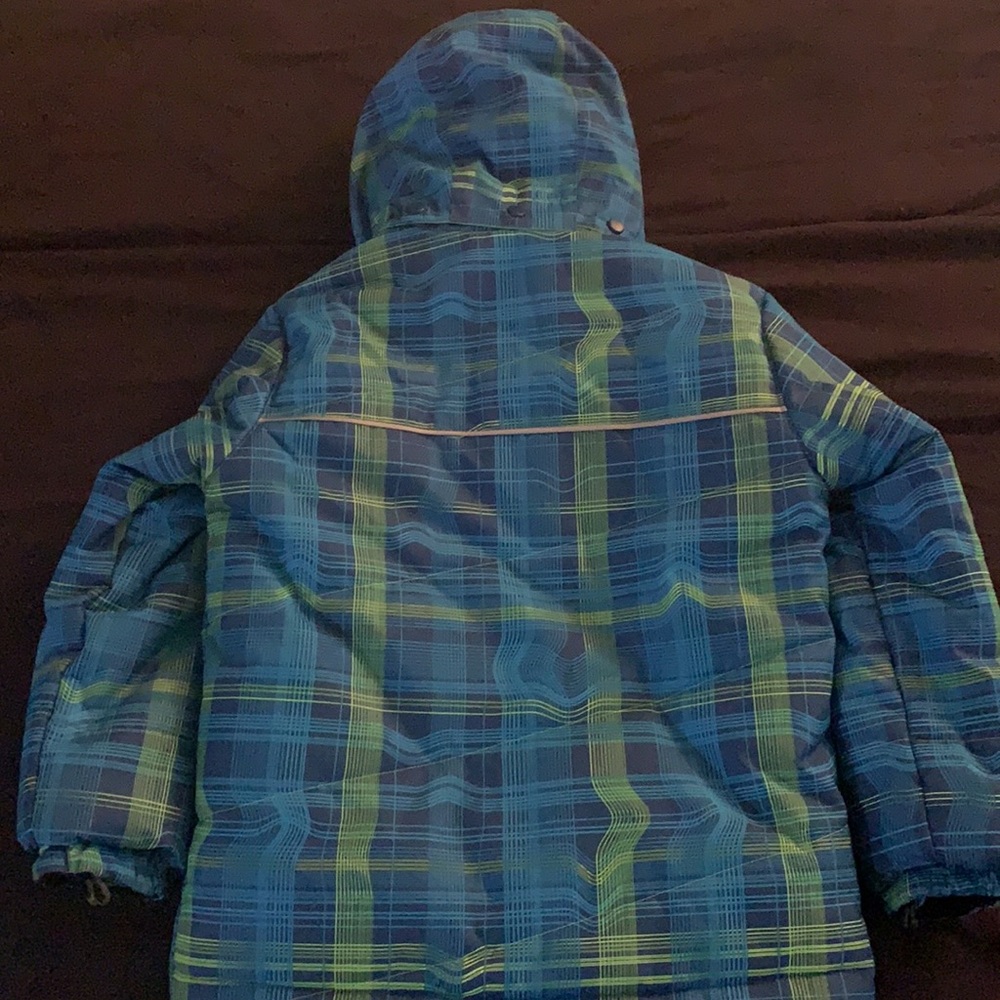 Snow Jacket - Picture 2 of 4